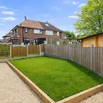 3-bed House - Sleeps 5 - Free Driveway Parking - Friendly - Close To Centre * Лидс