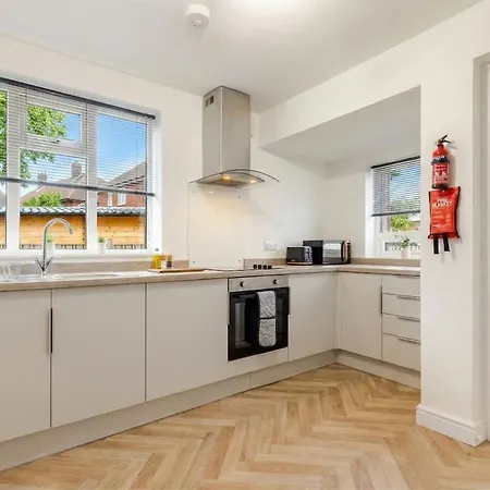 Дом отдыха 3-bed House - Sleeps 5 - Free Driveway Parking - Friendly - Close To Centre Лидс