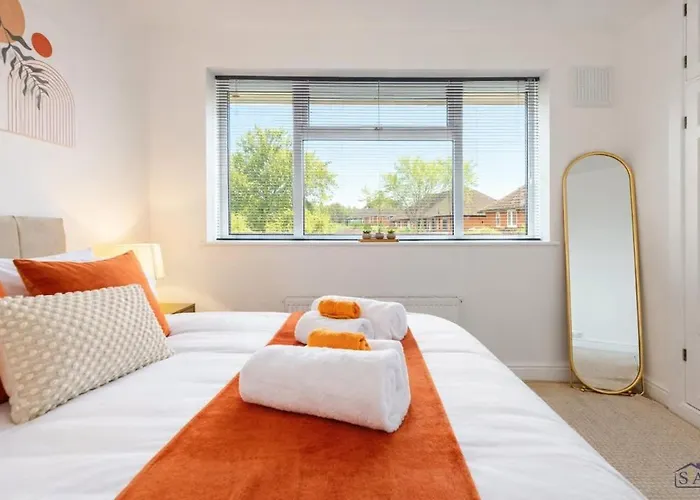 3-bed House - Sleeps 5 - Free Driveway Parking - Friendly - Close To Centre * Leeds (West Yorkshire)